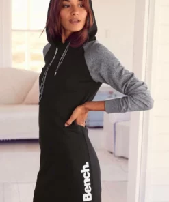 Bench. Sweatkleid mit Kapuze und farblich abgesetzten Ärmeln Dunkelgrün-grau, Weiß-rosa, Anthrazit-schwarz -Günstiges Bench Geschäft 01240bd3 4717 54a7 ba86 81ae8c290389