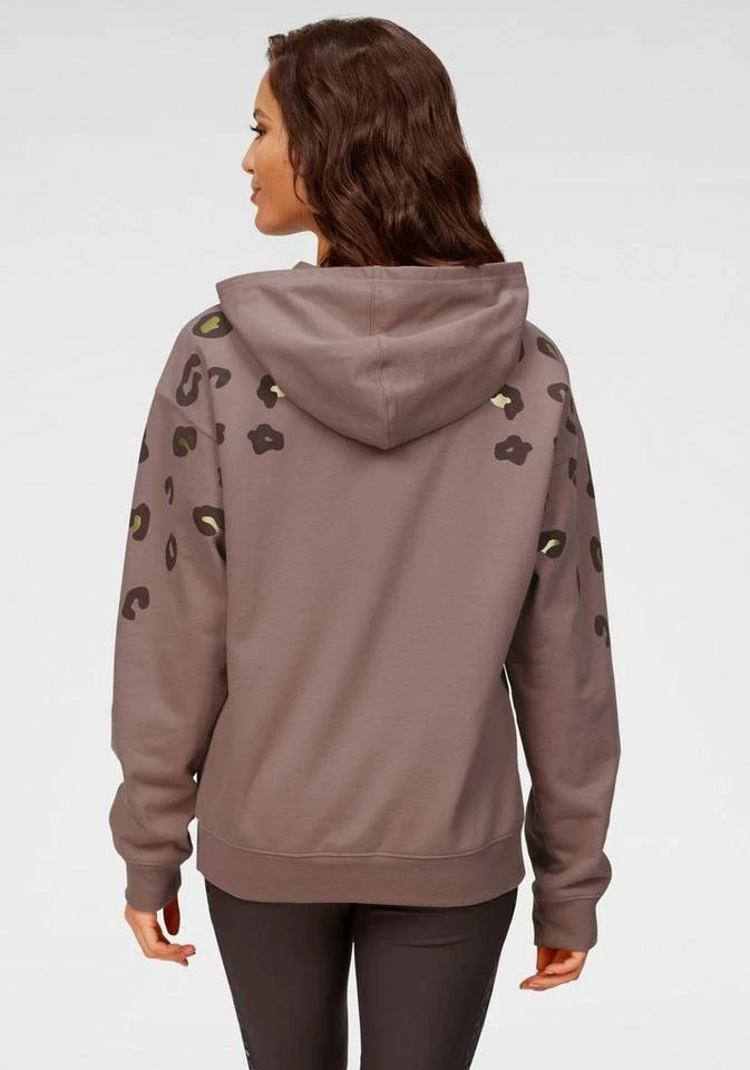 Bench. Kapuzensweatshirt mit glänzendem Leodruck Weiß-leo, Schwarz-leo, Nougat-leo 9 Bench. Kapuzensweatshirt mit glänzendem Leodruck Weiß-leo, Schwarz-leo, Nougat-leo – Bild 7