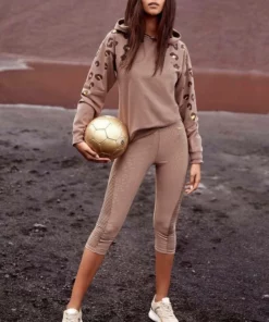 Bench. Kapuzensweatshirt mit glänzendem Leodruck Weiß-leo, Schwarz-leo, Nougat-leo 19 Bench. Kapuzensweatshirt mit glänzendem Leodruck Weiß-leo, Schwarz-leo, Nougat-leo -Günstiges Bench Geschäft 04dfcf5d 80ee 51d0 b6c3 48387195a333