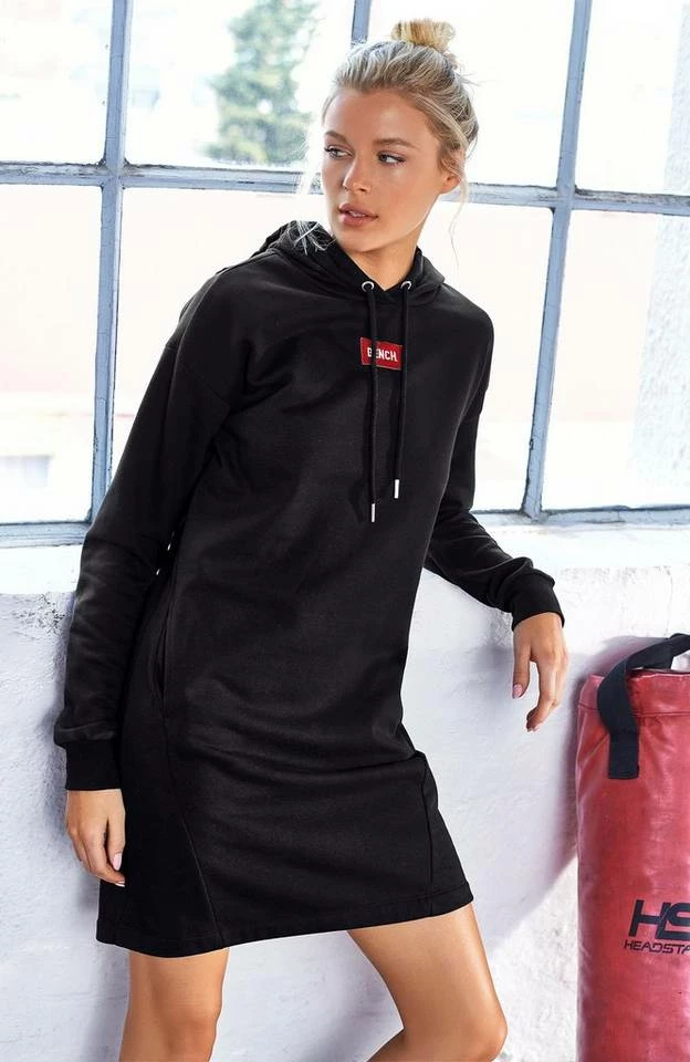 Bench. Sweatkleid mit kleiner Logostickerei Schwarz, Rot 3 Bench. Sweatkleid mit kleiner Logostickerei Schwarz, Rot