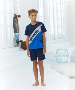 Bench. Shorty mit Colourblock und Logo Schriftzug -Günstiges Bench Geschäft 07c4a4bf 11a0 54bc 97a0 c4d2bdead53c