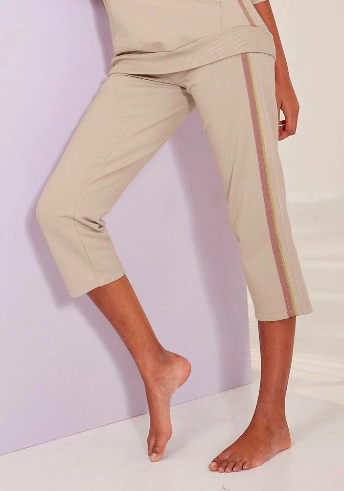 Bench. Relax-Caprihose mit Glitzerstreifen Beige-melange, Schwarz, Rosé 13 Bench. Relax-Caprihose mit Glitzerstreifen Beige-melange, Schwarz, Rosé – Bild 11