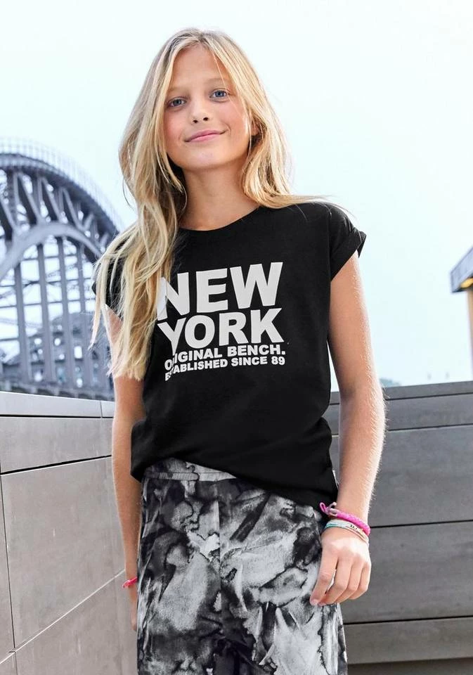 Bench. T-Shirt mit kleinem Ärmelaufschlag 8 Bench. T-Shirt mit kleinem Ärmelaufschlag – Bild 6