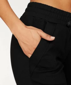 Bench. Relaxhose mit schmalem Bein und Zipper am Saum 14 Bench. Relaxhose mit schmalem Bein und Zipper am Saum -Günstiges Bench Geschäft 24867393