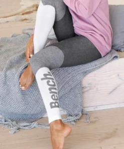 Bench. Strickleggings im sportiven Colorblockdesign -Günstiges Bench Geschäft 25122757