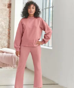 Bench. Loungepants mit leicht ausgestelltem Bein Taupe-hellbeige, Navy, Altrosa-rosa 12 Bench. Loungepants mit leicht ausgestelltem Bein Taupe-hellbeige, Navy, Altrosa-rosa -Günstiges Bench Geschäft 259cd6a9 ef98 5d11 9168 1b8d71d7a863