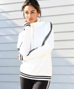 Bench. Sweatshirt in lässiger Troyerform Ecru, Aubergine, Black -Günstiges Bench Geschäft 27319832