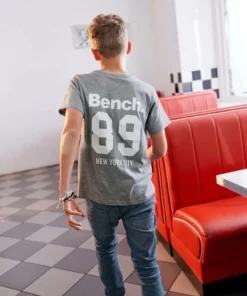 Bench. T-Shirt »mit großem Rückendruck« -Günstiges Bench Geschäft 284c3842 bec0 5cf9 95ad 1d61a209b037