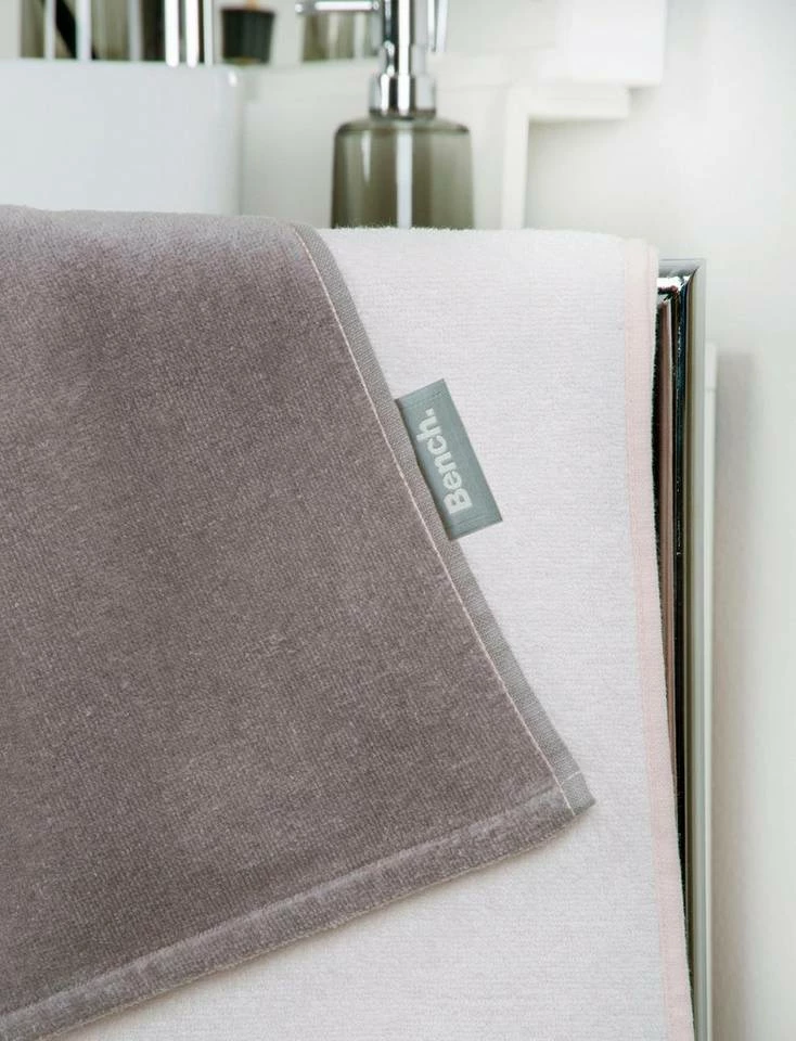 Bench. Strandtuch »Bench« (1-St), mit dekorativem "Bench" Schriftzug 5 Bench. Strandtuch »Bench« (1-St), mit dekorativem "Bench" Schriftzug – Bild 4