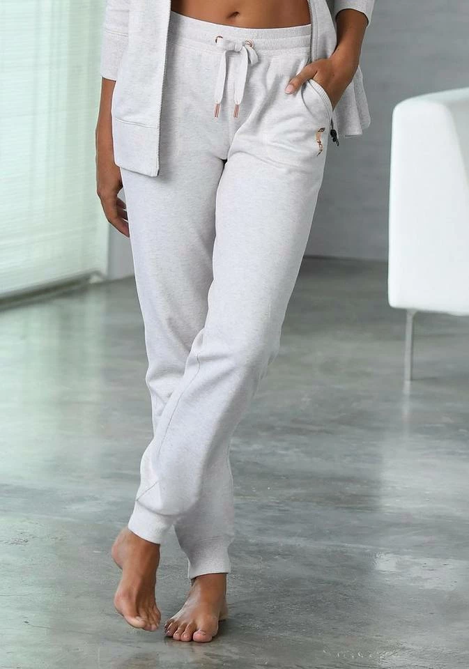 Bench. Loungehose mit aufgesetzten Taschen Mauve-meliert, Beige-meliert, Schwarz, Jeans-meliert 3 Bench. Loungehose mit aufgesetzten Taschen Mauve-meliert, Beige-meliert, Schwarz, Jeans-meliert