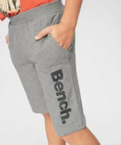Bench. Sweatbermudas mit Taschen vorn und hinten -Günstiges Bench Geschäft 29655667