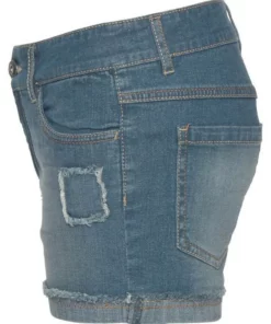 Bench. Jeansshorts mit modischen Badges -Günstiges Bench Geschäft 29748447