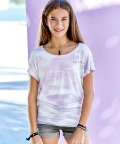 Bench. T-Shirt mit überschnittener Schulter -Günstiges Bench Geschäft 30369397