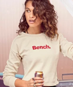 Bench. Sweater kurz geschnitten mit seitlichen Schlitzen Blau, Rot, Schwarz, Ecru -Günstiges Bench Geschäft 306f56ed d363 56a7 b260 45cffdb6fa1b