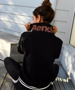 Bench. Sweatshirt in lässiger Troyerform Ecru, Aubergine, Black -Günstiges Bench Geschäft 31062631