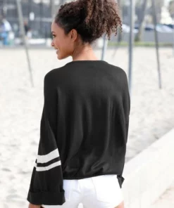 Bench. Rundhalspullover mit weiten Ärmeln -Günstiges Bench Geschäft 31820574