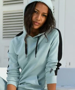 Bench. Kapuzensweatshirt mit Seitenstreifen und Kängurutasche Rosa-schwarz, Anthrazit-meliert-schwarz, Ecru-schwarz, Mint-schwarz 20 Bench. Kapuzensweatshirt mit Seitenstreifen und Kängurutasche Rosa-schwarz, Anthrazit-meliert-schwarz, Ecru-schwarz, Mint-schwarz -Günstiges Bench Geschäft 32393412