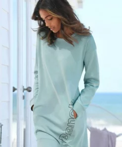 Bench. Sweatkleid mit seitlichem Logoprint Ecru-schwarz, Rosa-schwarz, Mint-schwarz, Anthrazit-schwarz -Günstiges Bench Geschäft 32439846