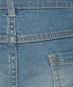 Bench. Jeansshorts mit modischen Badges -Günstiges Bench Geschäft 32926575