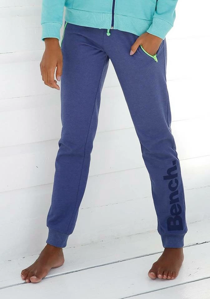 Bench. Relaxhose mit kontrastfarbenen Details Blau-meliert, Schwarz, Grau-meliert 12 Bench. Relaxhose mit kontrastfarbenen Details Blau-meliert, Schwarz, Grau-meliert – Bild 10