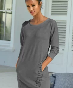 Bench. Sweatkleid mit seitlichem Logoprint Ecru-schwarz, Rosa-schwarz, Mint-schwarz, Anthrazit-schwarz -Günstiges Bench Geschäft 33820738