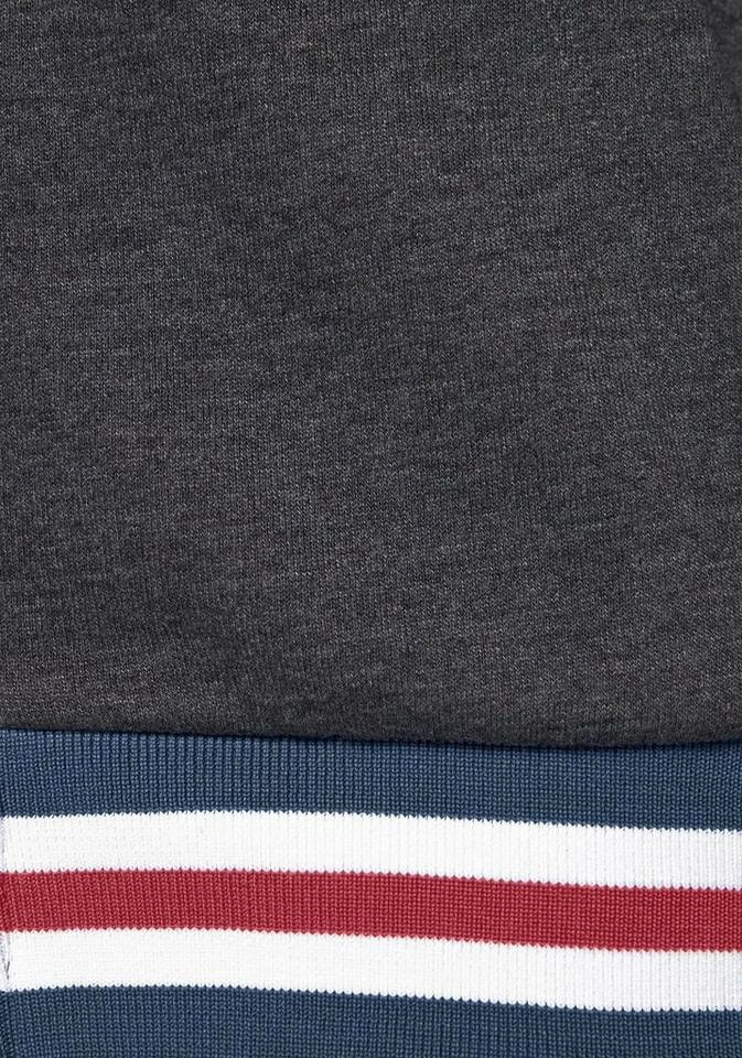 Bench. Kapuzensweatjacke mit gestreiften Bündchen 10 Bench. Kapuzensweatjacke mit gestreiften Bündchen – Bild 8