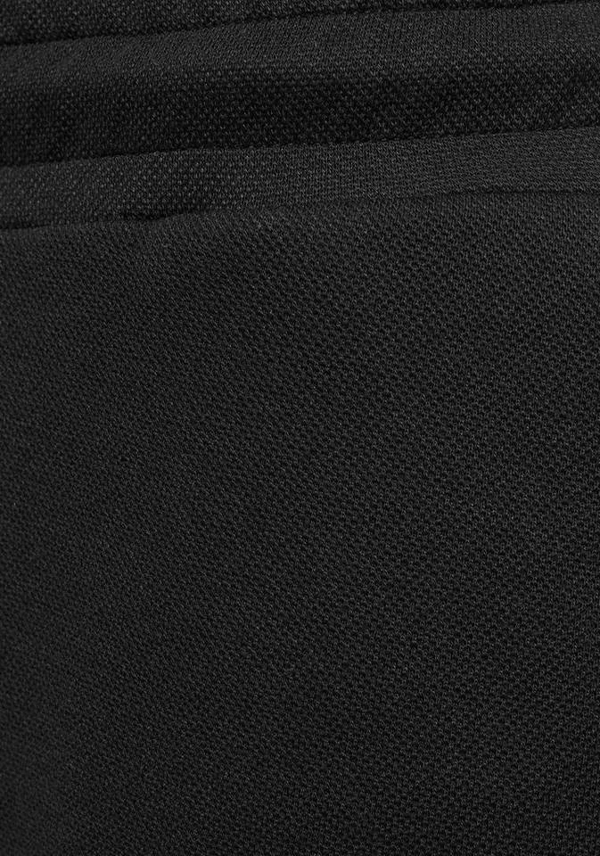 Bench. Sweatshorts aus Piqué mit 3D-Logoschriftzug Ecru, Black, Old rose 9 Bench. Sweatshorts aus Piqué mit 3D-Logoschriftzug Ecru, Black, Old rose – Bild 7