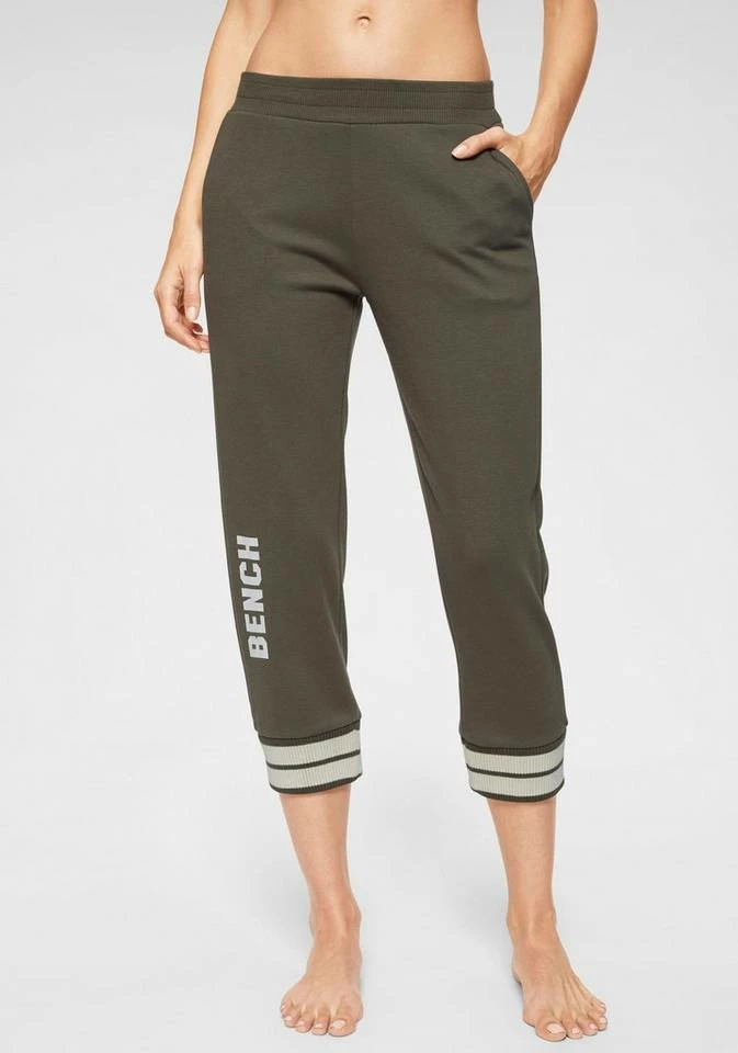 Bench. Relax-Caprihose mit breiten weichen Ribbündchen Schwarz, Khaki 8 Bench. Relax-Caprihose mit breiten weichen Ribbündchen Schwarz, Khaki – Bild 6