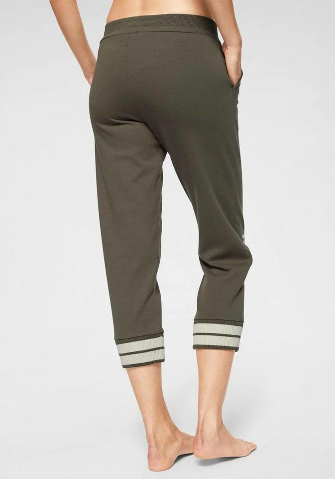 Bench. Relax-Caprihose mit breiten weichen Ribbündchen Schwarz, Khaki 9 Bench. Relax-Caprihose mit breiten weichen Ribbündchen Schwarz, Khaki – Bild 7