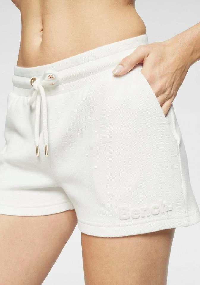 Bench. Sweatshorts aus Piqué mit 3D-Logoschriftzug Ecru, Black, Old rose 11 Bench. Sweatshorts aus Piqué mit 3D-Logoschriftzug Ecru, Black, Old rose – Bild 9