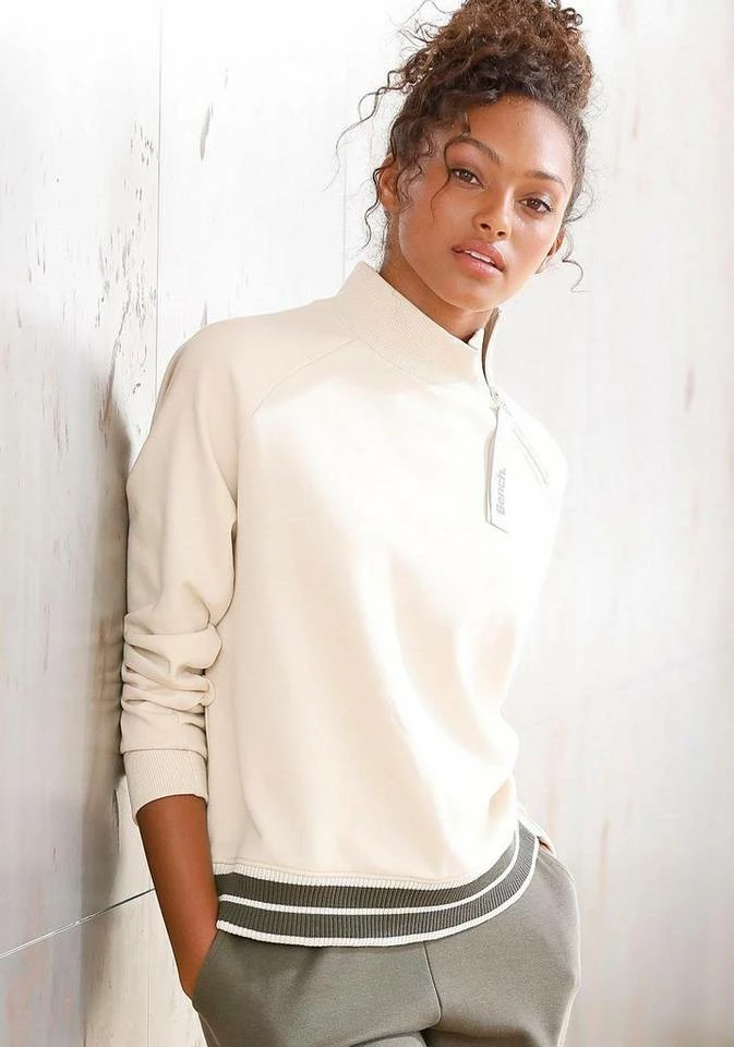 Bench. Sweater mit Stehkragen und gestreiftem Bund Schwarz, Ecru 3 Bench. Sweater mit Stehkragen und gestreiftem Bund Schwarz, Ecru