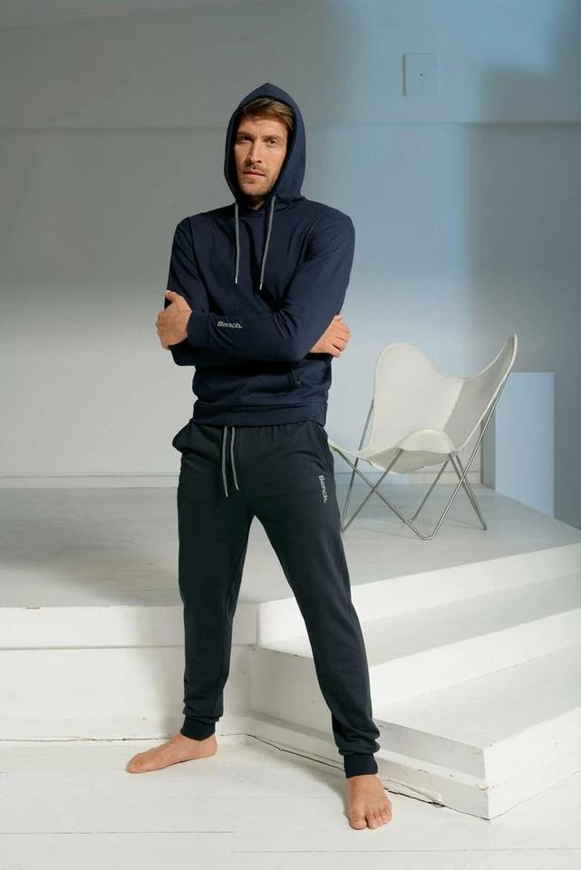 Bench. Kapuzensweatshirt mit Känguru Tasche Anthrazit-meliert, Navy, Petrol-meliert, Schwarz 3 Bench. Kapuzensweatshirt mit Känguru Tasche Anthrazit-meliert, Navy, Petrol-meliert, Schwarz