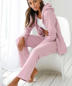 Bench. Relaxhose aus Piqué mit 3D-Logoschriftzug Black, Ecru, Old rose 12 Bench. Relaxhose aus Piqué mit 3D-Logoschriftzug Black, Ecru, Old rose -Günstiges Bench Geschäft 36024195