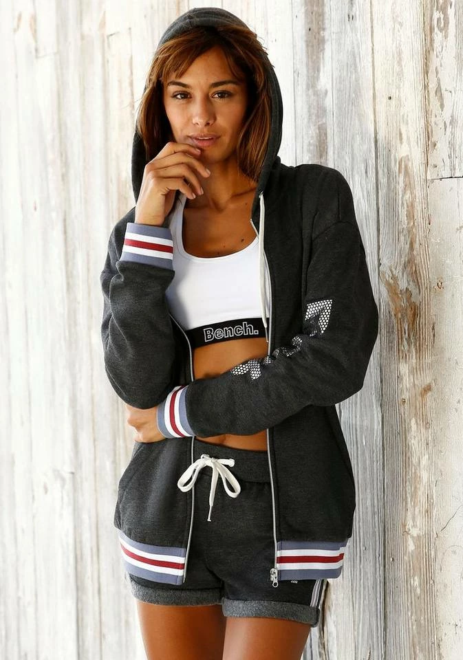 Bench. Kapuzensweatjacke mit gestreiften Bündchen 3 Bench. Kapuzensweatjacke mit gestreiften Bündchen