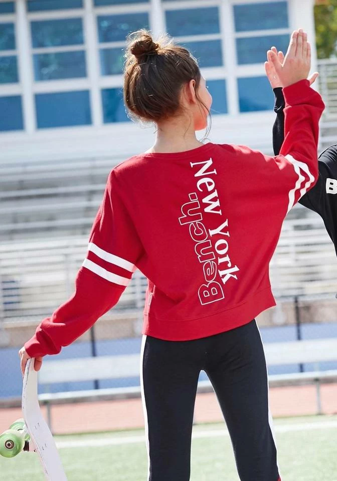 Bench. Langarmshirt in kurzer, weiter Form 8 Bench. Langarmshirt in kurzer, weiter Form – Bild 6