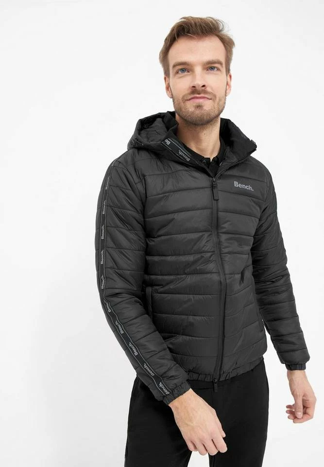 Bench. Winterjacke »Stayt« Tierfreie Produktion, Wasserabweisender Reißverschluss Schwarz, Navy 11 Bench. Winterjacke »Stayt« Tierfreie Produktion, Wasserabweisender Reißverschluss Schwarz, Navy – Bild 9