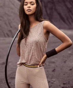 Bench. Tanktop mit leicht transparentem Leomuster Schwarz-leo, Nougat-leo, Weiß-leo -Günstiges Bench Geschäft 3c27a3d0 1a32 50d5 ac34 4fea39c3f279