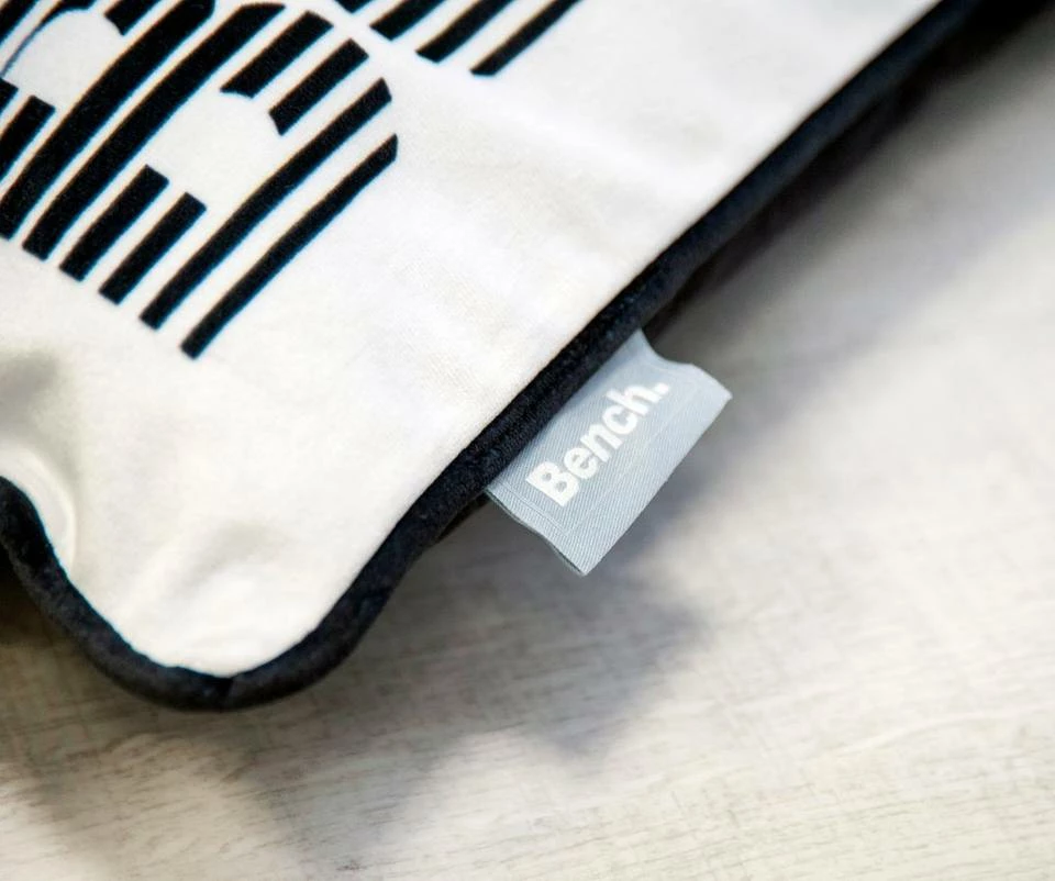 Bench. Dekokissen »Bench«, Kissenhülle mit Wendemotiv und Rundum-Paspel 5 Bench. Dekokissen »Bench«, Kissenhülle mit Wendemotiv und Rundum-Paspel – Bild 4