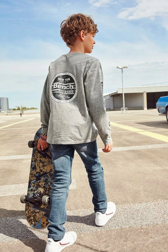 Bench. Langarmshirt »mit Ärmel-und Rückendruck« 7 Bench. Langarmshirt »mit Ärmel-und Rückendruck« – Bild 5