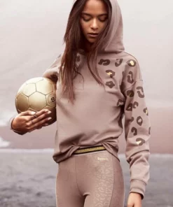 Bench. Kapuzensweatshirt mit glänzendem Leodruck Weiß-leo, Schwarz-leo, Nougat-leo 28 Bench. Kapuzensweatshirt mit glänzendem Leodruck Weiß-leo, Schwarz-leo, Nougat-leo -Günstiges Bench Geschäft 46ae44ed 20f1 55a2 8717 63748ae90bc0