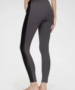 Bench. Leggings mit seitlichem Einsatz aus Lederimitation -Günstiges Bench Geschäft 5387892b 8bee 5a9f 9676 8a51f41e4814