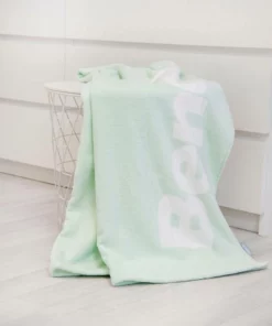 Bench. Strandtuch »Bench« (1-St), mit dekorativem "Bench" Schriftzug Rosa, Grau, Hellblau, Mint -Günstiges Bench Geschäft 584abf16 6a7e 585e b86c 36f05b20f170