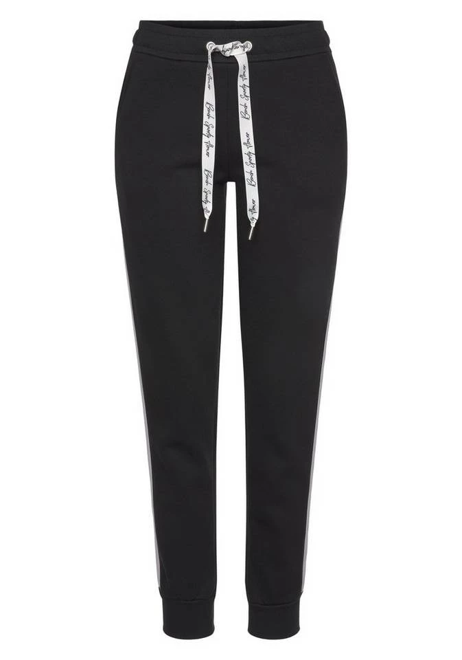 Bench. Relaxhose mit bedruckten Bändern und seitlichen Streifen Rauchrosa, White, Schwarz 4 Bench. Relaxhose mit bedruckten Bändern und seitlichen Streifen Rauchrosa, White, Schwarz – Bild 2