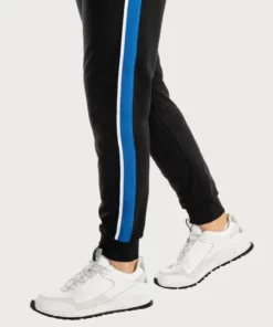 Bench. Relaxhose mit aufgesetzten Streifen an der Seite -Günstiges Bench Geschäft 612a5c63 0ad4 5f3d a85f cfee04d1f3a3