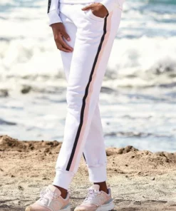 Bench. Relaxhose mit bedruckten Bändern und seitlichen Streifen Rauchrosa, White, Schwarz 27 Bench. Relaxhose mit bedruckten Bändern und seitlichen Streifen Rauchrosa, White, Schwarz -Günstiges Bench Geschäft 6673ace6 ebf7 54f3 882d 57ab3f5d0527