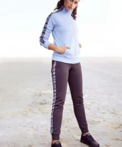 Bench. Relaxhose mit regulierbaren Gummizug und Logotape -Günstiges Bench Geschäft 6675b085 dd87 51ff 8cac c81ee6c8f6cc