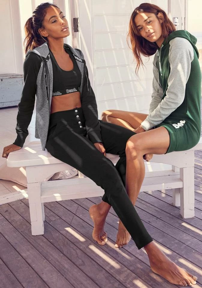 Bench. Kapuzensweatjacke mit farblich abgesetzten Ärmeln Dunkelgrün-hellgrau, Schwarz-dunkelgrau, Rosa-weiß 10 Bench. Kapuzensweatjacke mit farblich abgesetzten Ärmeln Dunkelgrün-hellgrau, Schwarz-dunkelgrau, Rosa-weiß – Bild 8