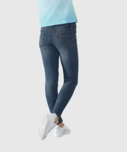 Bench. Stretch-Jeans mit dezenten Abriebeffekten in Super Skinny -Günstiges Bench Geschäft 6edcf311 7495 566f 8e0a 9367b407cee3