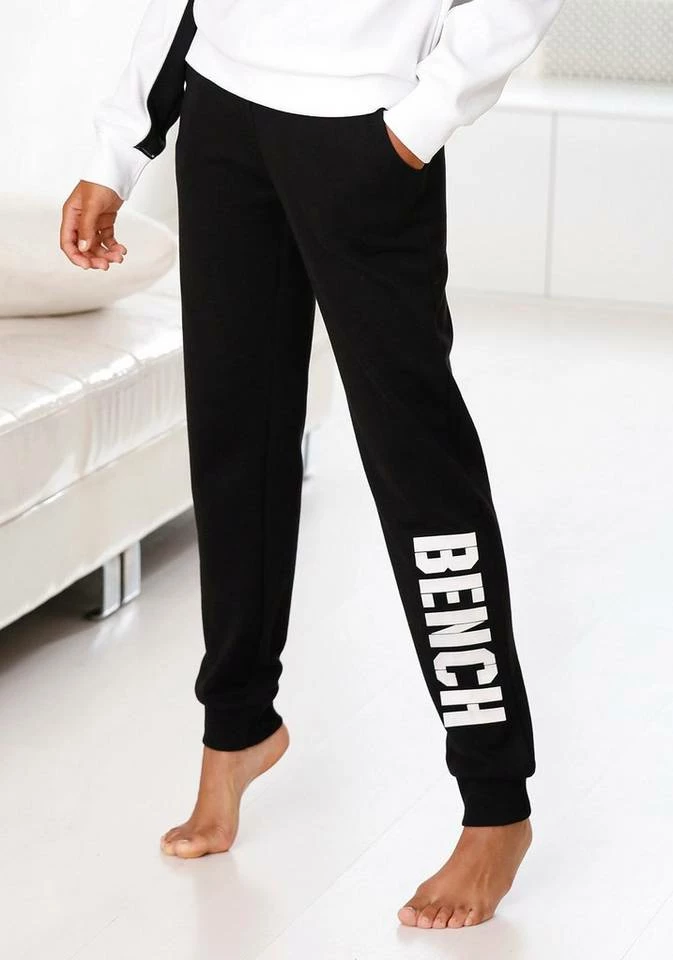 Bench. Sweathose »Contrast« mit kontrastfarbenem Logoprint Navy-pink, Schwarz-weiß, Grau-meliert-pfirsich 3 Bench. Sweathose »Contrast« mit kontrastfarbenem Logoprint Navy-pink, Schwarz-weiß, Grau-meliert-pfirsich