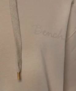 Bench. Kapuzensweatshirt mit Rüschensaum -Günstiges Bench Geschäft 71877f8f 2f9d 59f0 92b2 184e973aa995
